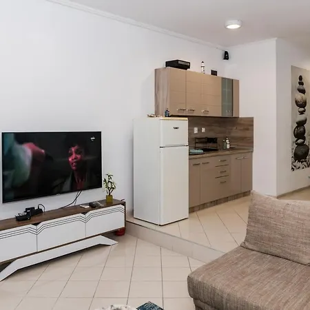 луксозен далия * ヴァルナ